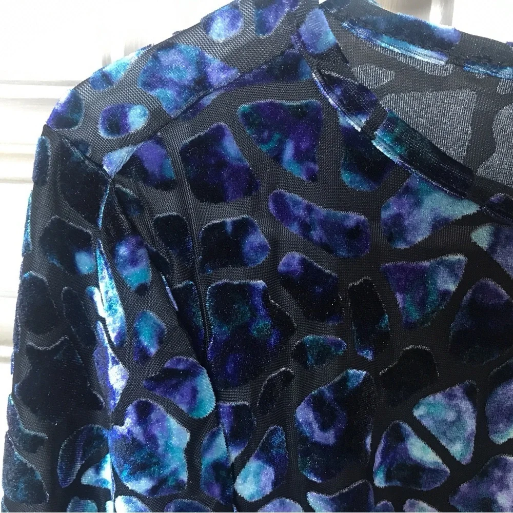 Roz & Ali Pretty Blue/Black Floral Top Velour Textured SzL Petite Lt Weight